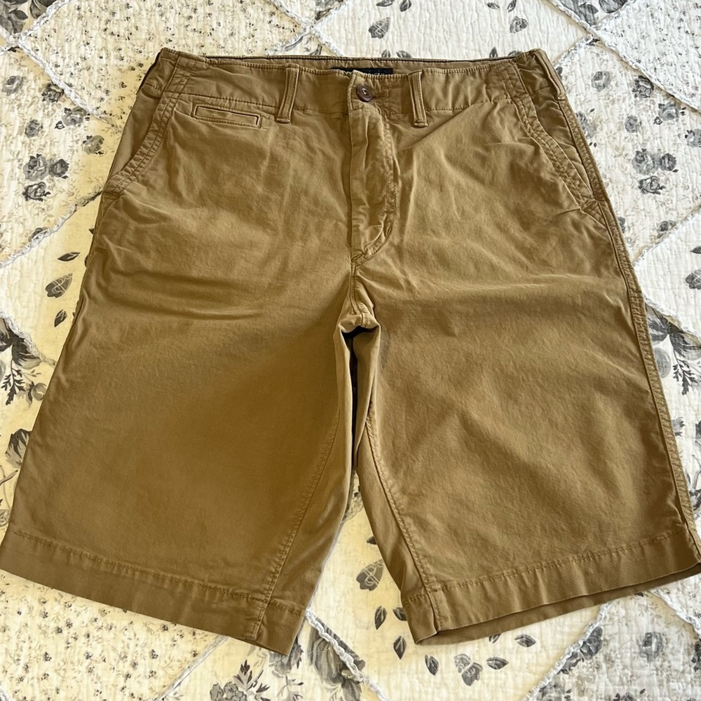 SOLD! American Eagle Next Level Flex Longer Length Chino Style Shorts mens 30